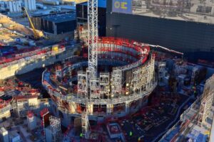 el reactor de fusión nuclear más grande del mundo es inviable con su diseño actual y se ha retrasado