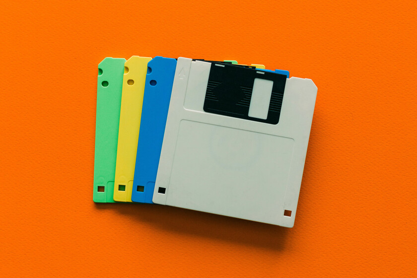 librarse del uso de los disquetes