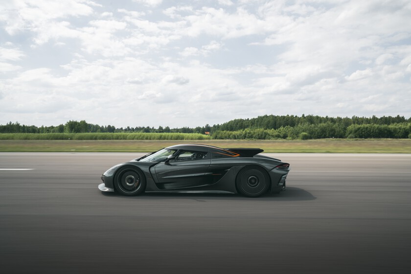 Koenigsegg vuelve a reinar rompiendo cuatro récords de velocidad de una tacada