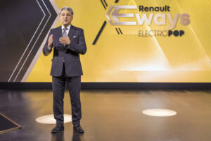 Puestos los aranceles a China, el CEO de Renault tiene claro a quién debe imitar el coche eléctrico europeo: a China