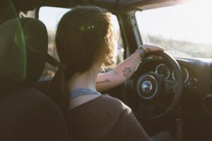 el secreto para enfriar el coche lo más rápido posible está en las ventanillas