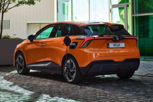 tres expertos opinan sobre los aranceles al coche eléctrico chino