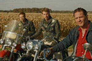 Bikeriders. La ley del asfalto (2023) opinión - Sigue haciéndose gran cine, y 'Bikeriders' lo demuestra evocando el encanto de la edad de oro de Hollywood y su star system a golpe de clasicismo