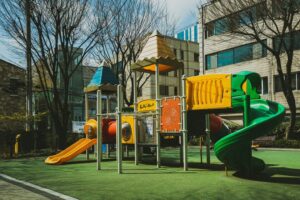 En 20 años, el caucho ha conquistado los parques infantiles de toda España. Lo que ha llevado al CSIC a hacerse preguntas