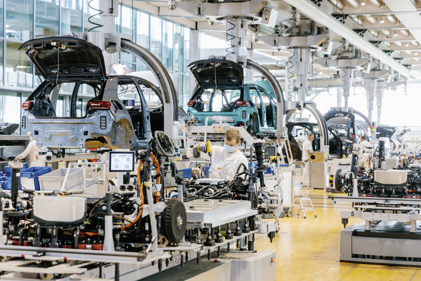 Volkswagen empieza a comprender a Toyota con el coche eléctrico. Así que invertirá 60.000 millones de euros en combustión