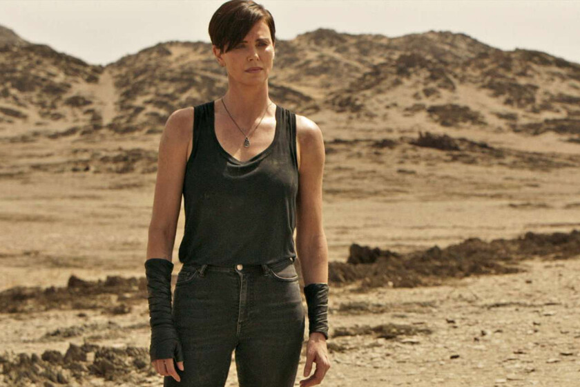 "Nos quedamos atascados". Charlize Theron aclara el estado de la secuela de 'La vieja guardia' en Netflix y si algún día la podremos ver