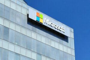 Según Microsoft, el fallo de CrowdStrike solo afectó al 1% de dispositivos Windows. El problema es que muchos eran críticos