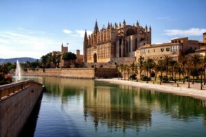 El movimiento anti-turismo se está cocinando a fuego lento en toda España. Y un lugar es su punta de lanza: Mallorca