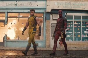 'Deadpool y Lobezno' es la mejor película de la serie, aunque a veces su enfoque corporativo la devora por completo