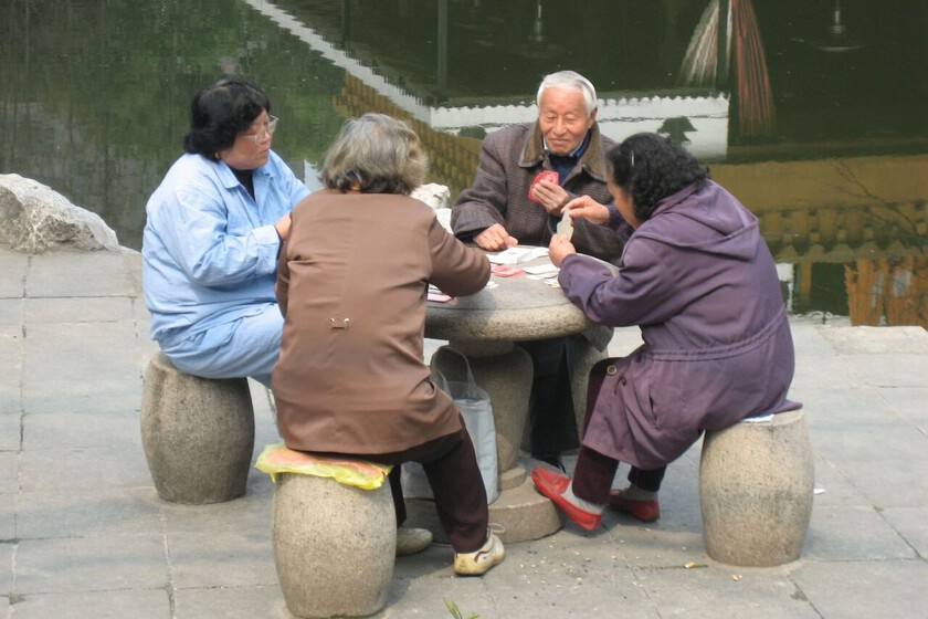 China lleva tiempo preguntándose qué hacer con sus 300 millones de pensionistas. Tienen una solución “voluntaria”