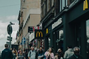 McDonald's ha sufrido su primera caída de ventas desde la pandemia. Es la prueba de que ni la fast food se salva de la inflación