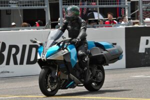 Kawasaki tiene claro que la moto pasional del futuro será de hidrógeno y ya tiene una lista