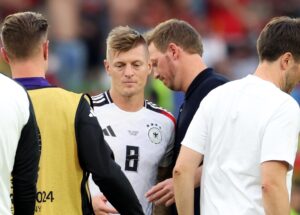 Stuttgart (Germany), 05/07/2024.- Toni Kroos of Germany and headcoach Julian Nagelsmann (CR) react after the UEFA EURO 2024 quarter-finals soccer match between Spain and Germany, in Stuttgart, Germany, 05 July 2024. (Alemania, España) EFE/EPA/FRIEDEMANN VOGEL