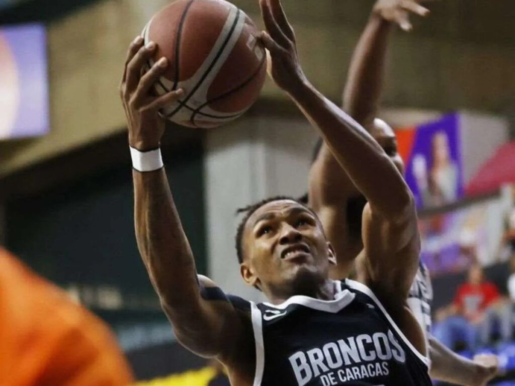 Broncos de Caracas sumó triunfo aplastante