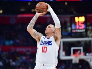 Daniel Theis firma con los Pelicans