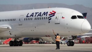 Vuelos entre Venezuela y Perú están suspendidos hasta el 31 de agosto por ruptura de relaciones diplomáticas