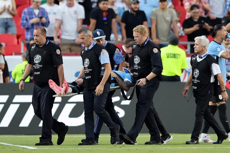 Maxi Araújo enciende las alarmas de Uruguay tras aparatoso choque
