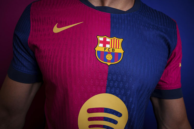 Breves de Unanimo: El Club Barcelona presenta su nueva piel