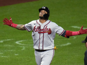Orlando Arcia destacó en triunfo de Atlanta