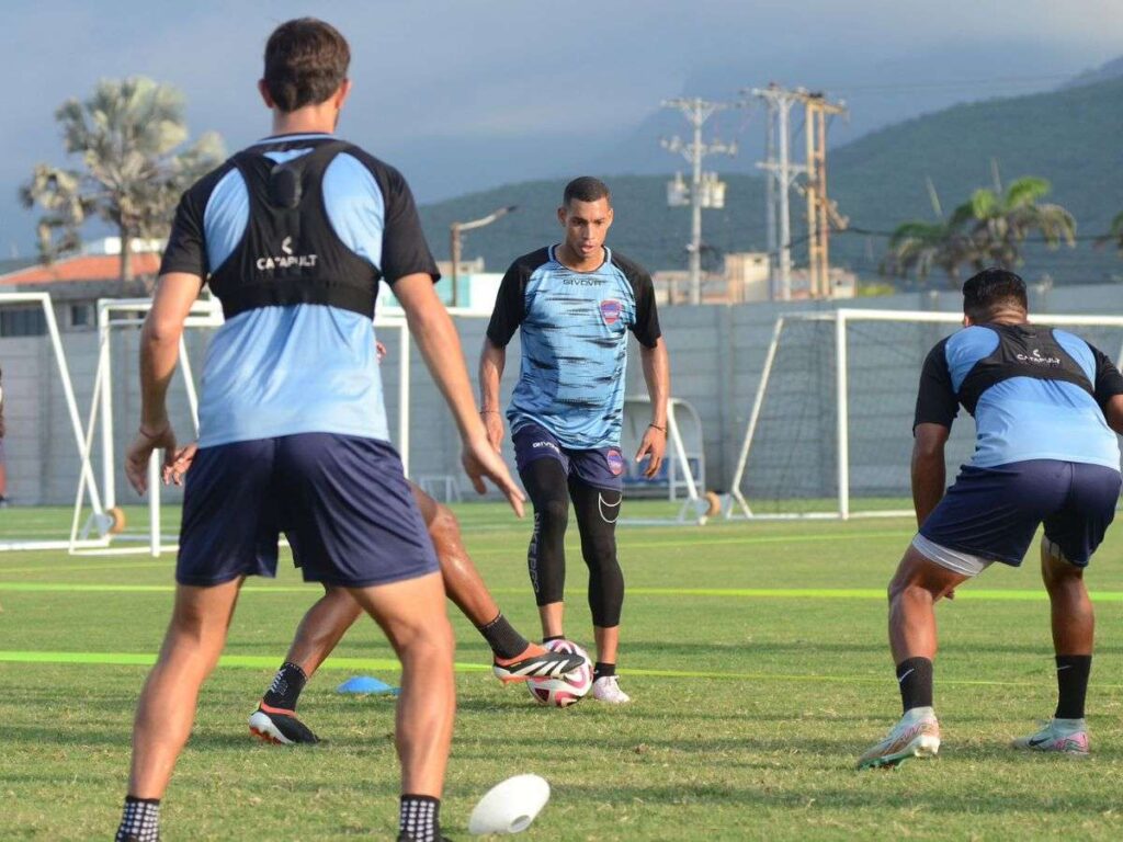Óscar Hernández se suma a Academia Puerto Cabello