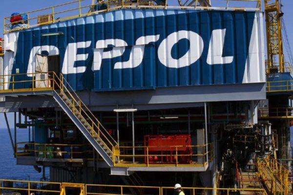 Repsol apuesta nuevamente por las tierras petroleras de Libia y Venezuela