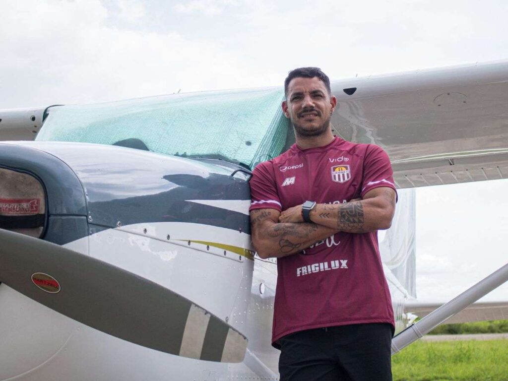 Richard Blanco vuelve a aterrizar en el Carabobo