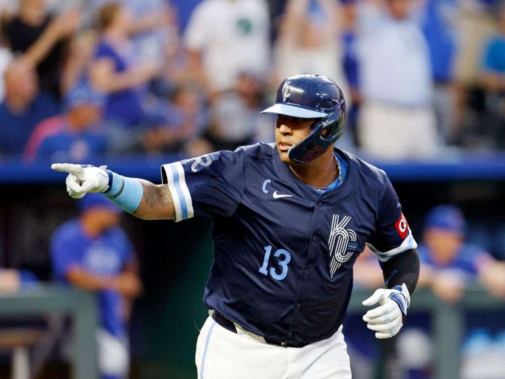 Salvy selló el triunfo de Kansas City