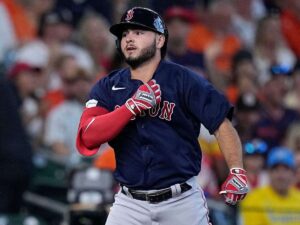 Wilyer Abreu demostró su poder contra Oakland