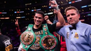 David Benavidez pretende pelear frente a Dmitry Bivol o Artur Beterbiev