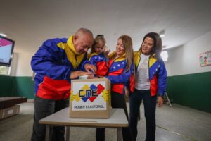 los venezolanos apuestan a la paz, al progreso, a la independencia y a la soberanía