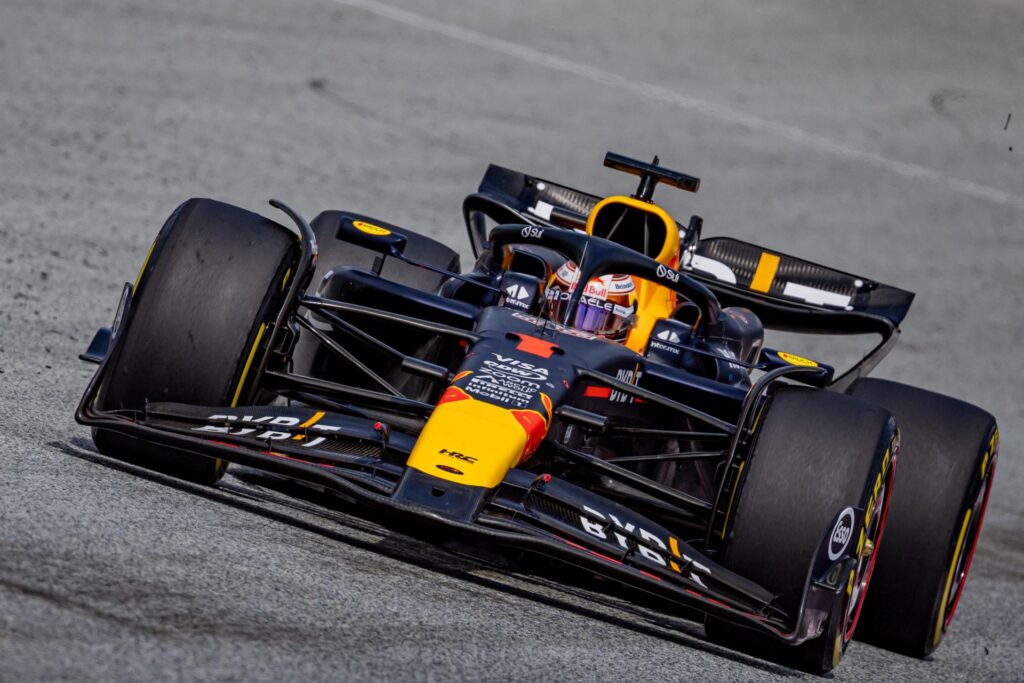 El piloto neerlandés de Red Bull Racing Max Verstappen en Spielberg, Austria. EFE/EPA/MARTIN DIVISEK