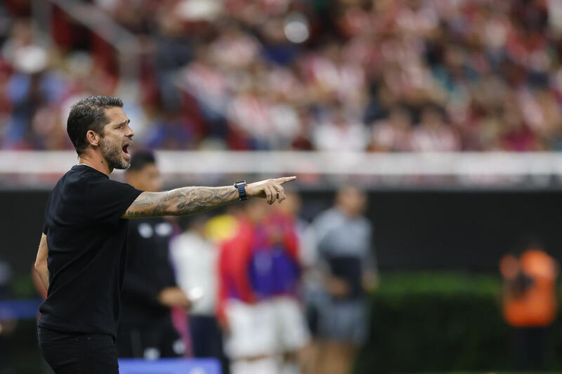 Fernando Gago entrenador del Guadalajara, en una foto de archivo. respalda a Chicharito EFE/ Francisco Guasco