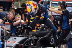 El piloto mexicano Sergio Perez del equipo Oracle Red Bull Racing durante la segunda sesión de entrenamientos libres en el Circuito de Barcelona- Cataluña en Montmeló donde este fin de semana se disputa el Gran Premio de España de Fórmula 1. EFE/ Siu Wu