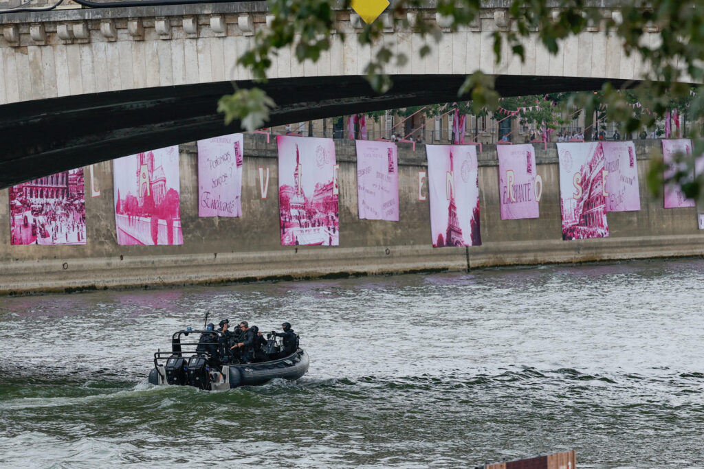 Breves de Unanimo: Entrenamientos suspendidos en contaminado río Sena