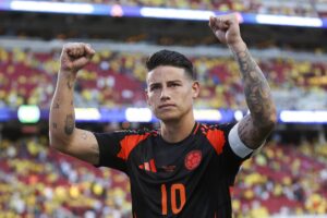 El centrocampista colombiano James Rodríguez en la Copa América 2024. Entre los jugadores del equipo de la semana EFE/EPA/JUAN G. MABANGLO