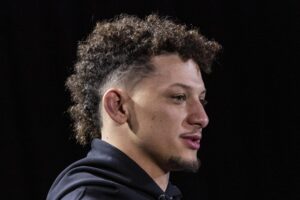 Foto Archivo. de Patrick Mahomes, el gran ganador de los ESPYS 2024 EFE/EPA/ETIENNE LAURENT