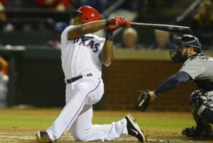 Fotografía de archivo en la que se registró al dominicano Adrián Beltré (i), al actuar para los Rangers de Texas, durante un partido de la MLB, en Arlington (Texas, EE.UU.). EFE/Larry W. Smith