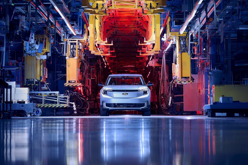 Ford aclara por qué quiere o vender coches de gasolina carísimos o eléctricos diminutos