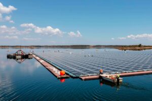 España está lista para la energía solar flotante. Portugal ha demostrado que sale muy a cuenta aprovechar los embalses