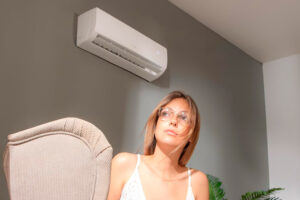 Carrefour tira el precio de este aire acondicionado Cecotec que es perfecto para sobrellevar el calor hasta el final del verano