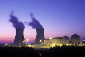 ya estudia cómo transformar sus plantas de carbón en centrales nucleares