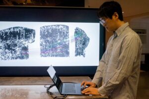 Microsoft quiere que sus ingenieros de China salgan del país. Ellos no lo ven claro
