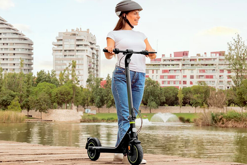 este patinete eléctrico barato es ideal para ir al trabajo o universidad
