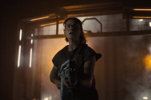 Romulus' da un paso atrás en el terror cósmico de las últimas de Ridley Scott, pero la esencia de 'Prometheus' vive de otra manera con Fede Álvarez