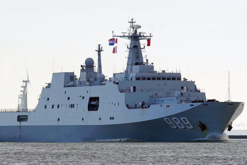 China acaba de modernizar uno de sus imponentes buques de asalto anfibio. Y lo ha equipado con un arma de última generación