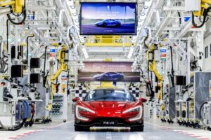 BYD ya tiene listo su hiperdeportivo de 1.300cv. El Yangwang U9 es un pulso a los coches eléctricos más rápidos