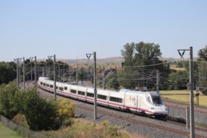 el Gobierno tumba la compra húngara de Talgo esgrimiendo el escudo antiopas