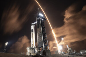 El gobierno de Estados Unidos levantó la suspensión de vuelos del Falcon 9. Acto seguido, SpaceX hizo historia