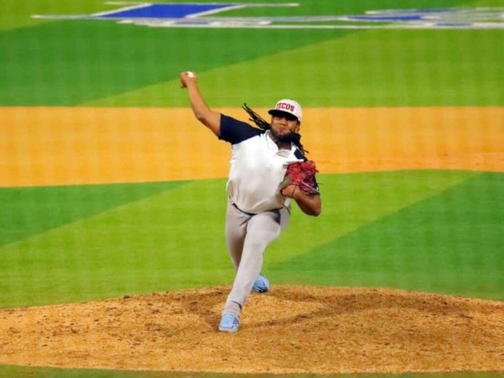 Arnaldo Hernández cierra la regular en México con salvado