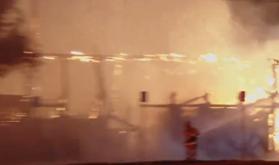 Incendio en el Jay Littleton Ball Park.